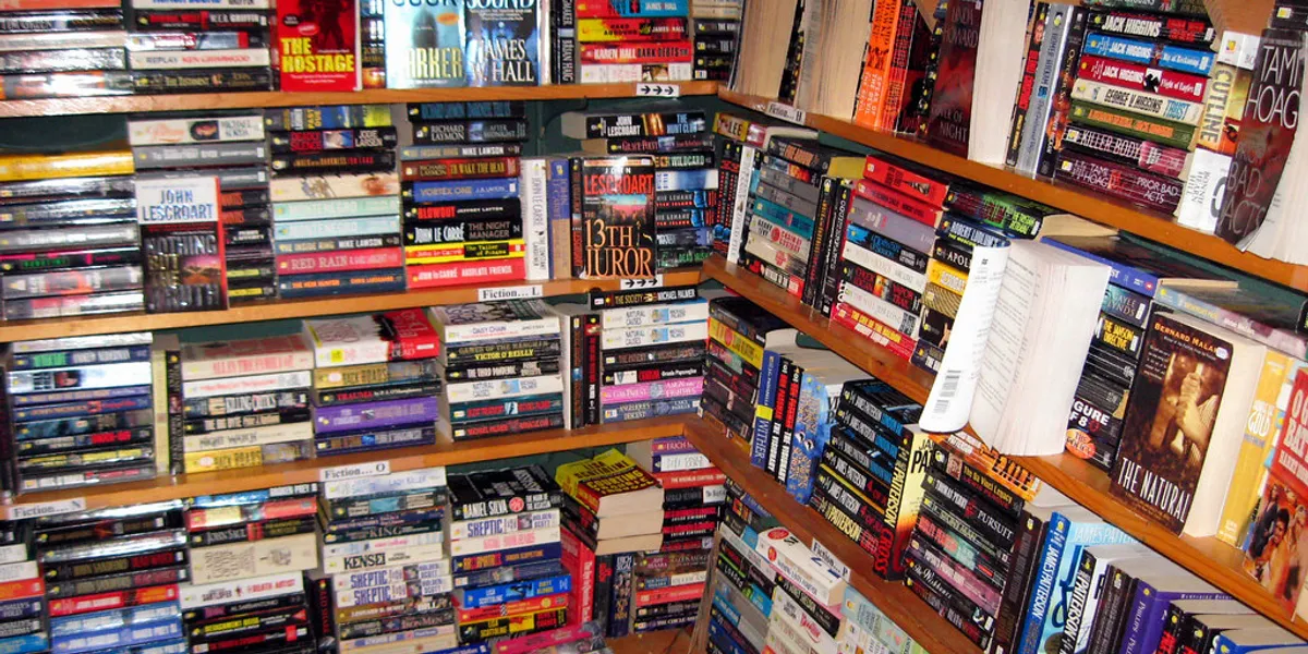 مكتبة وقرطاسية