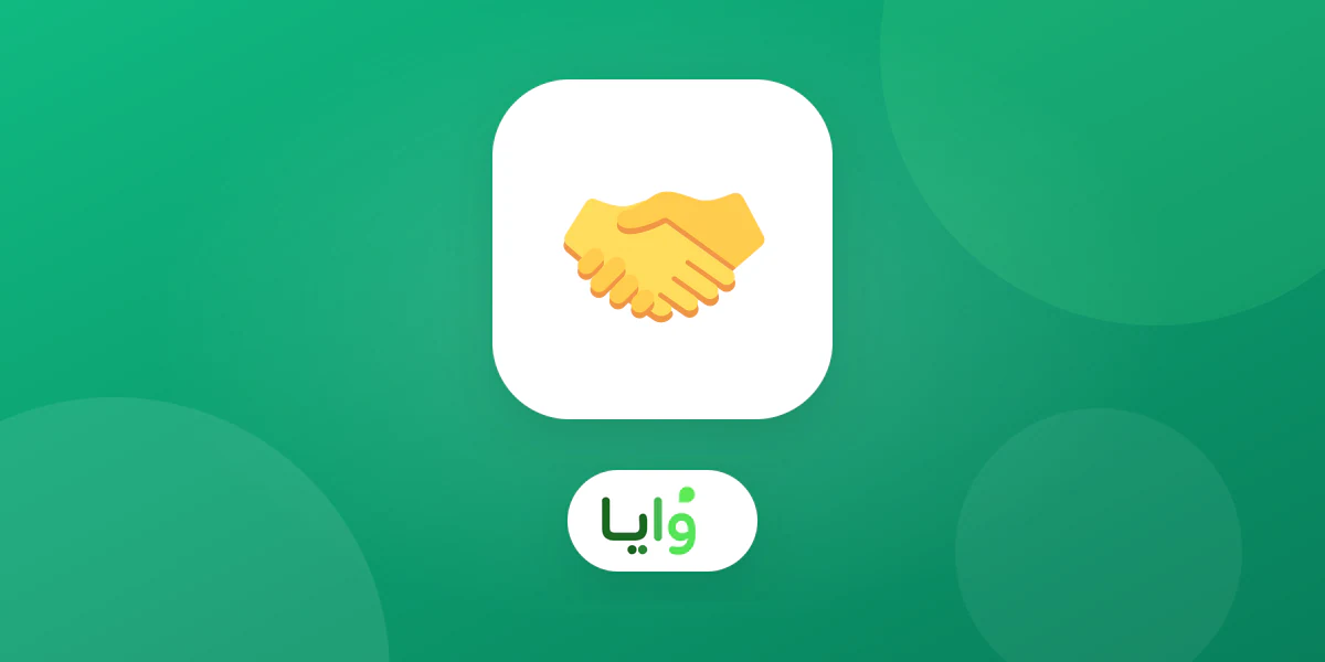 موظفة خدمة عملاء تتعامل بهدوء مع شكوى حول نقاط برنامج الولاء